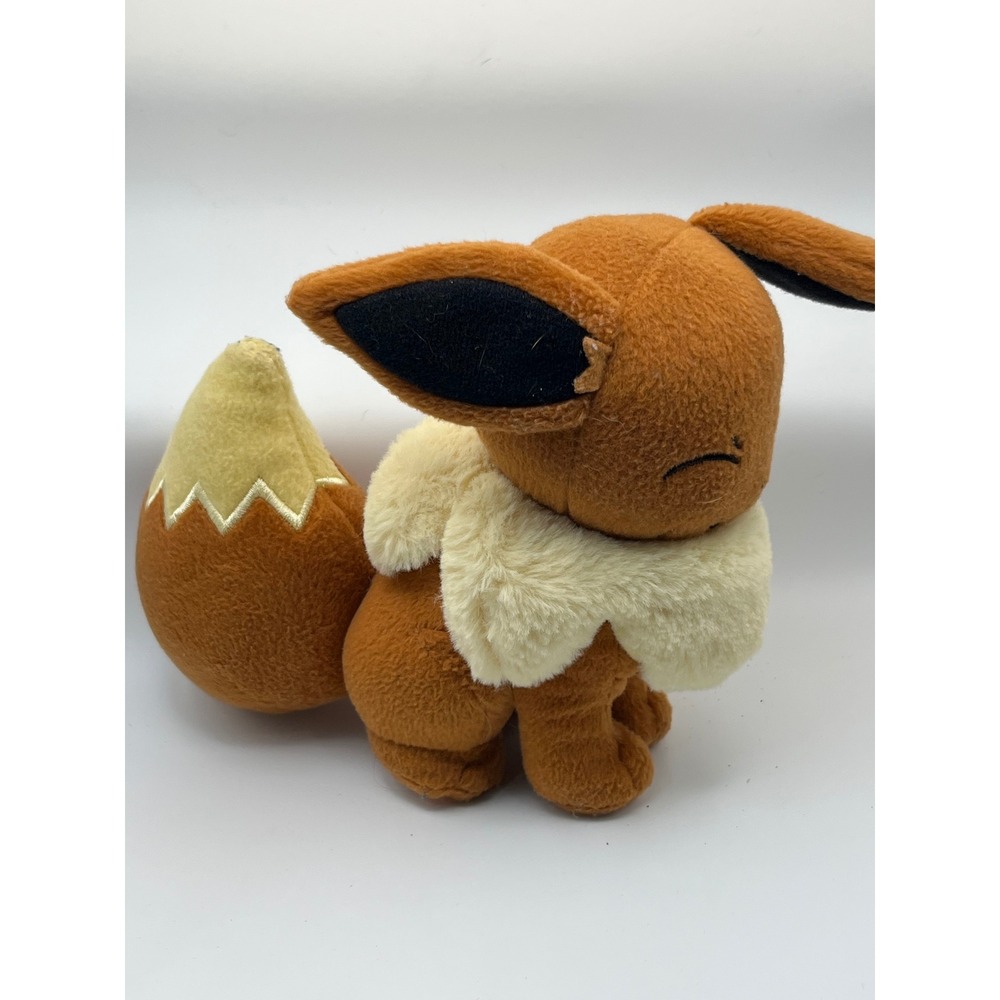 TOMY Pokemon Eevee Plush Sleeping Eyes Brown Stuffed Animal 2016 T18536D